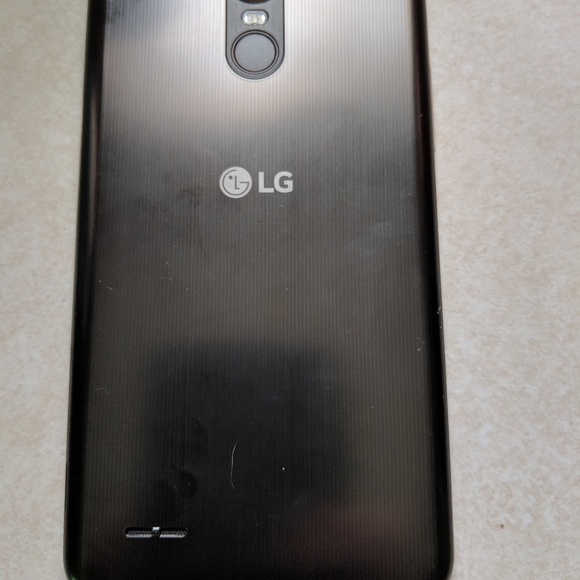 Stlyo 3 phone and lg phone from boost 4 months old - Picture 1 of 2